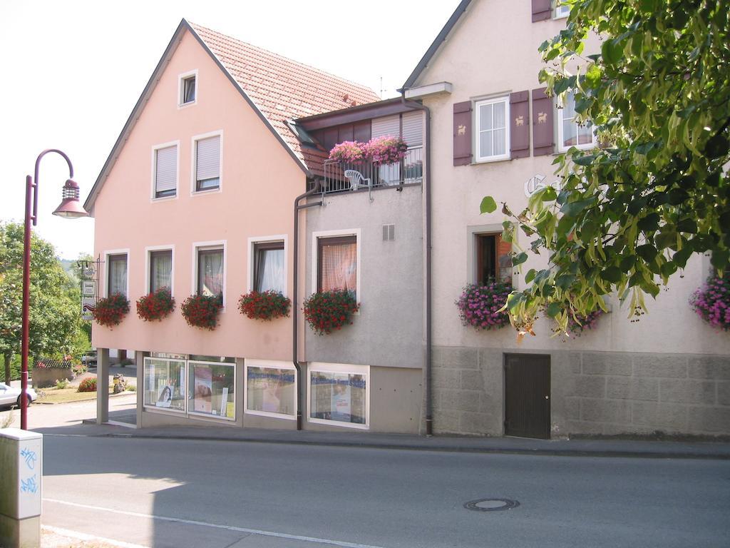 Gasthof Zum Lamm Gomadingen Esterno foto